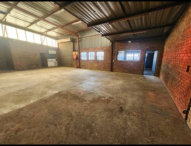 196M² WAREHOUSE TO LET IN WADEVILLE